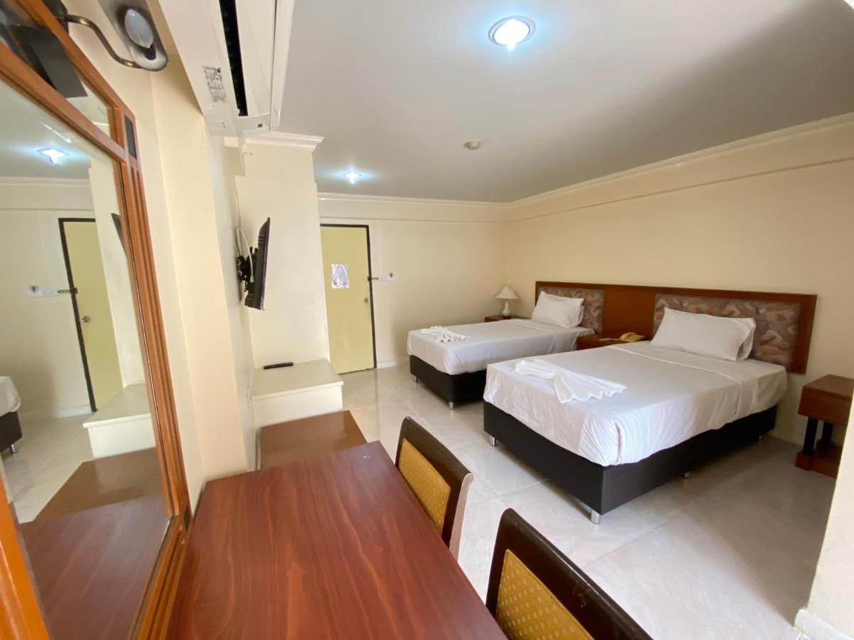 Jumbotel Hotel Bangkok Exterior photo